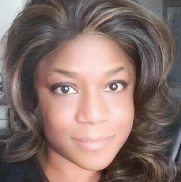 Meet your Posher, Miss - Picture 1 of 1